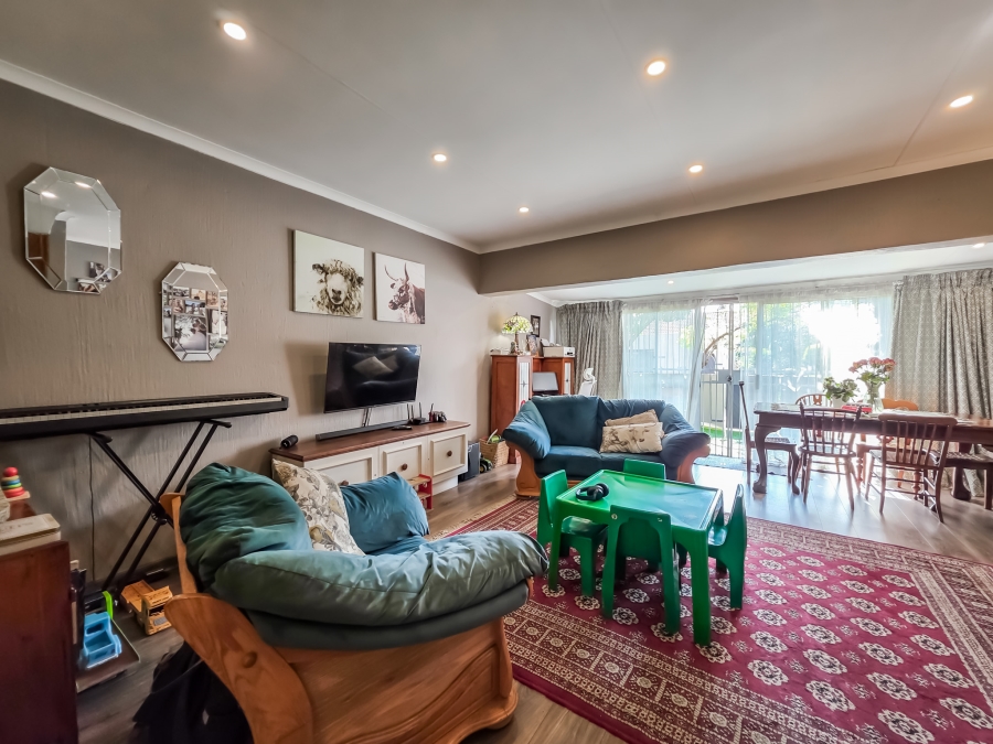 2 Bedroom Property for Sale in Garsfontein Gauteng