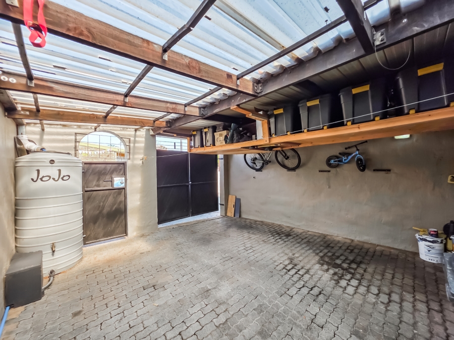 2 Bedroom Property for Sale in Garsfontein Gauteng