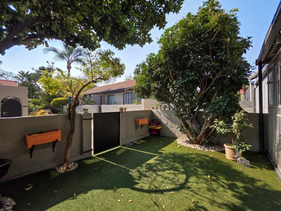 2 Bedroom Property for Sale in Garsfontein Gauteng