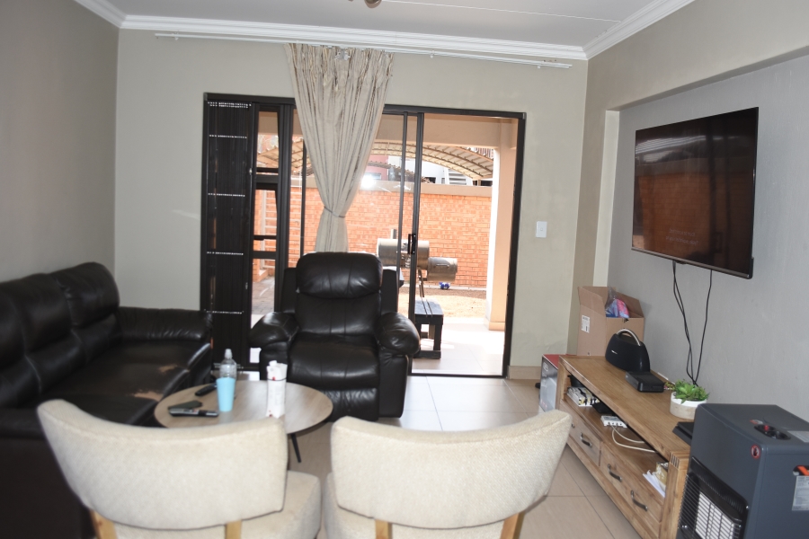 2 Bedroom Property for Sale in Andeon Gauteng