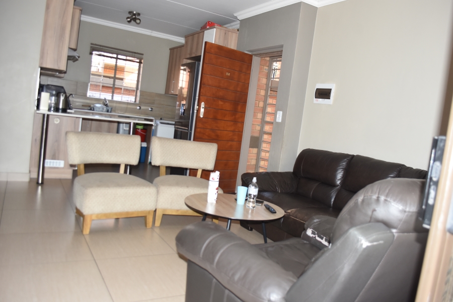 2 Bedroom Property for Sale in Andeon Gauteng
