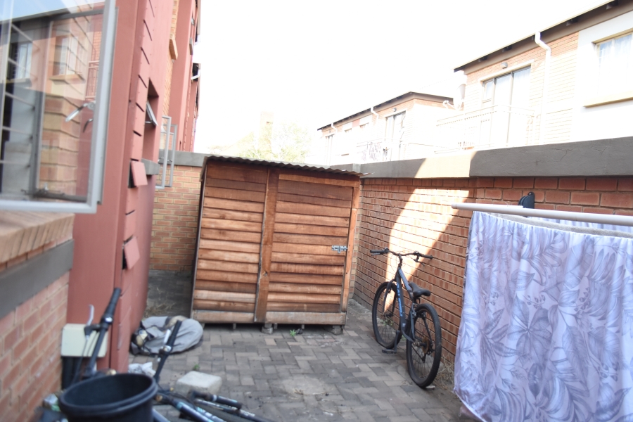 2 Bedroom Property for Sale in Andeon Gauteng