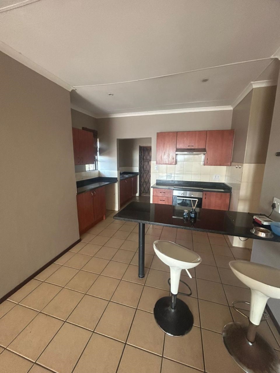 To Let 3 Bedroom Property for Rent in Sunnyrock Gauteng