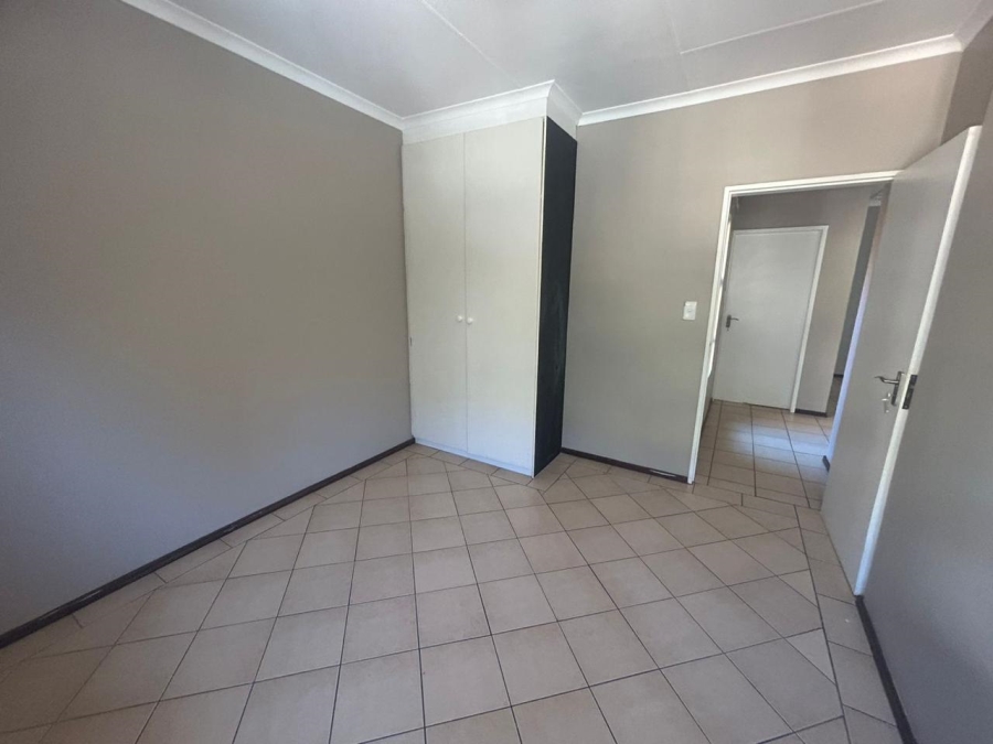 To Let 3 Bedroom Property for Rent in Sunnyrock Gauteng