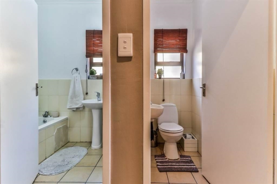 To Let 3 Bedroom Property for Rent in Sunnyrock Gauteng