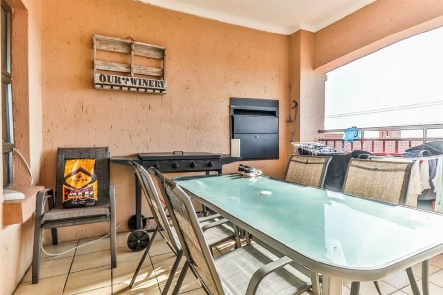 To Let 3 Bedroom Property for Rent in Sunnyrock Gauteng
