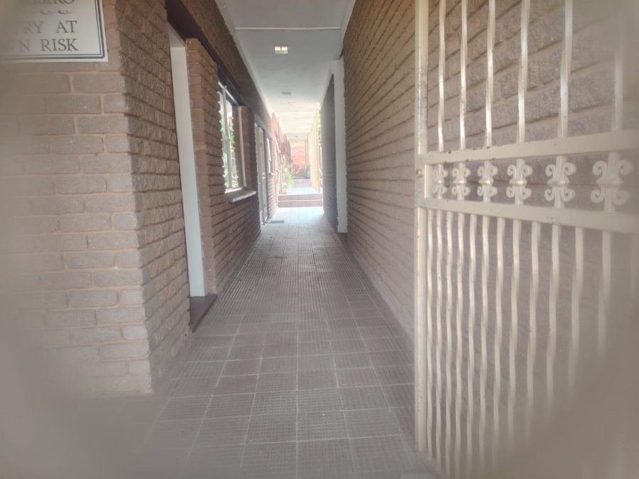 2 Bedroom Property for Sale in Greenhills Gauteng