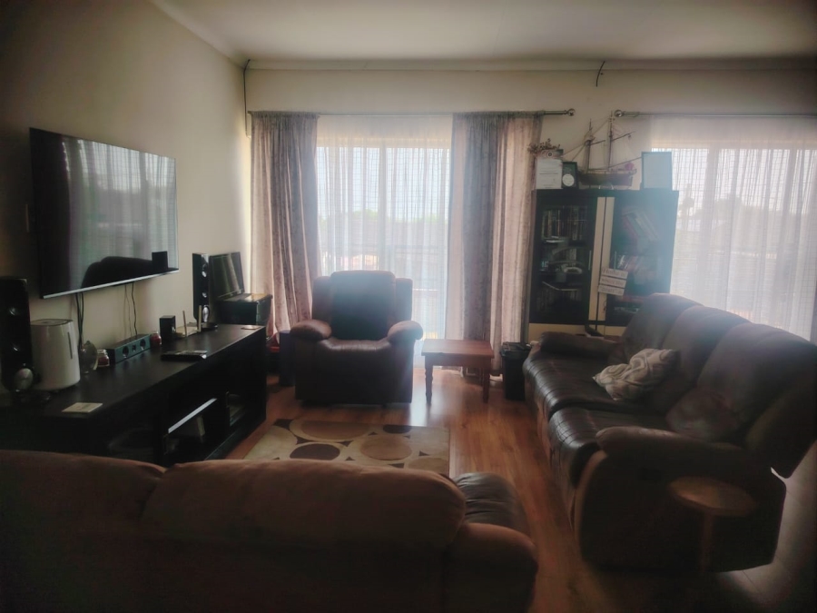2 Bedroom Property for Sale in Greenhills Gauteng