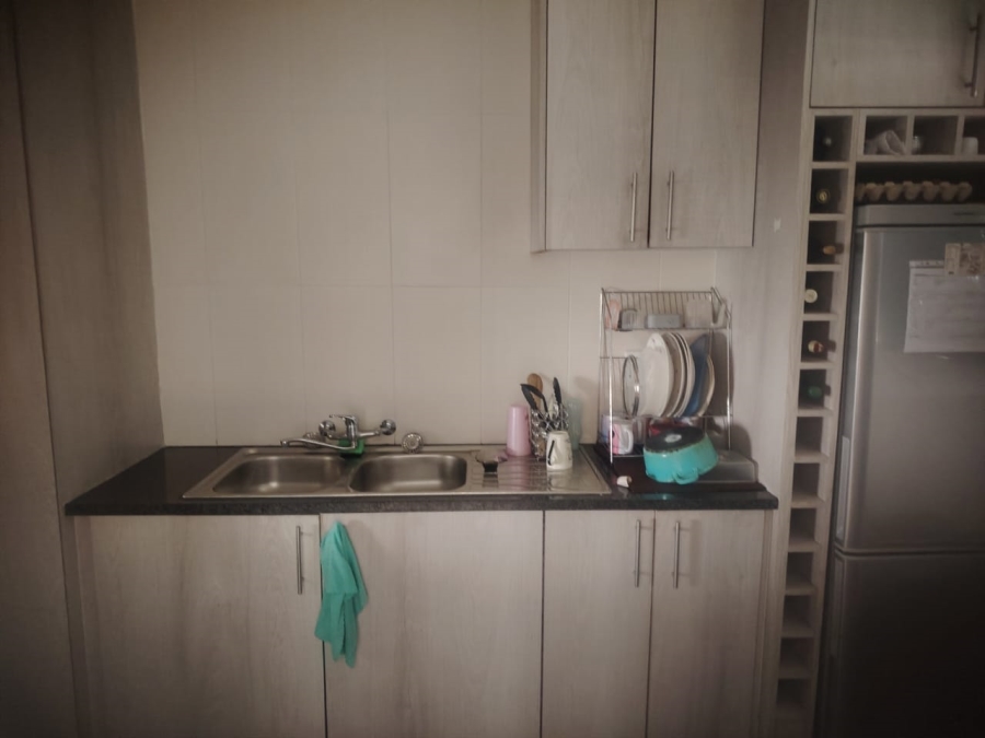 2 Bedroom Property for Sale in Greenhills Gauteng