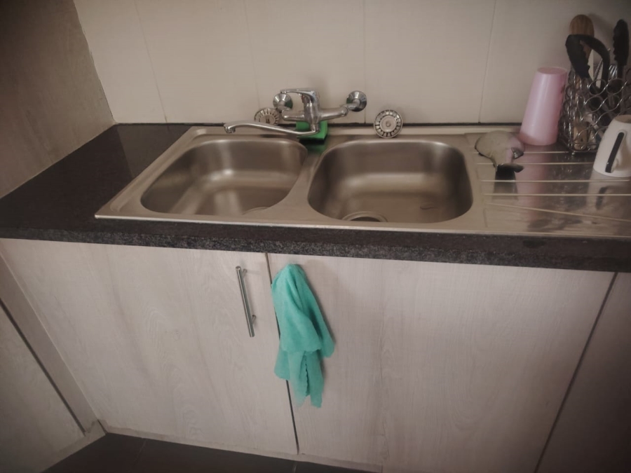 2 Bedroom Property for Sale in Greenhills Gauteng