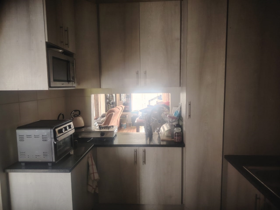 2 Bedroom Property for Sale in Greenhills Gauteng