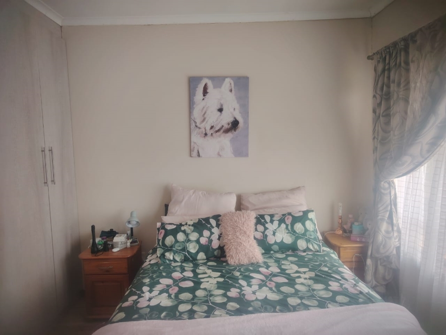 2 Bedroom Property for Sale in Greenhills Gauteng