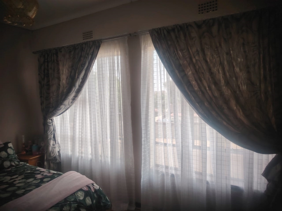 2 Bedroom Property for Sale in Greenhills Gauteng
