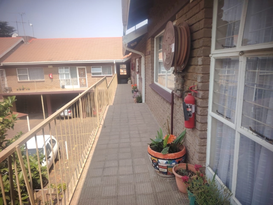 2 Bedroom Property for Sale in Greenhills Gauteng