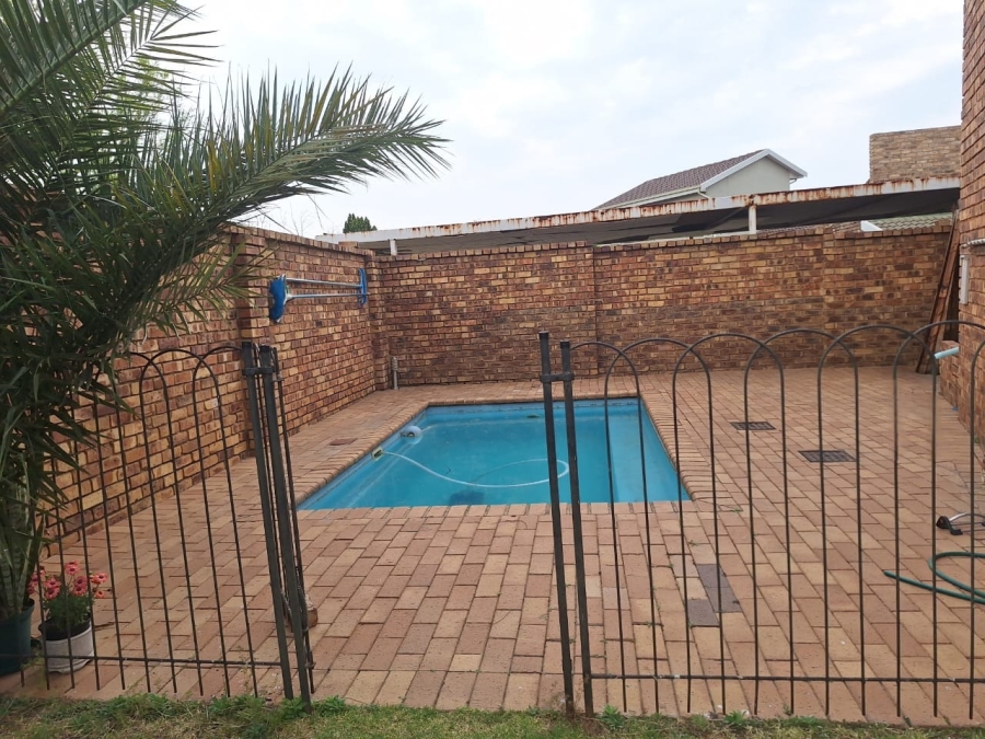 3 Bedroom Property for Sale in Rynfield Gauteng