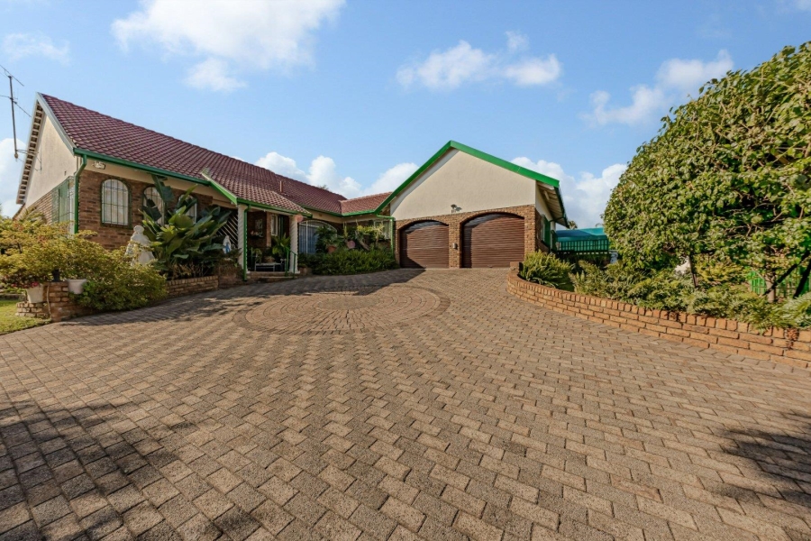 4 Bedroom Property for Sale in Rant En Dal Gauteng