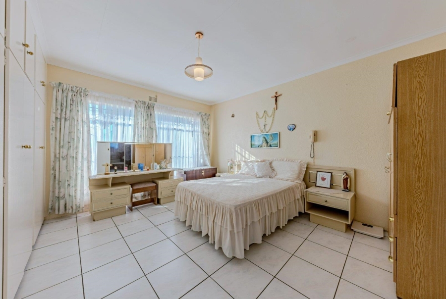 4 Bedroom Property for Sale in Rant En Dal Gauteng
