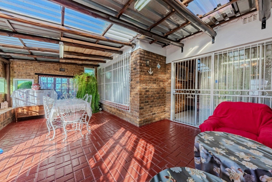 4 Bedroom Property for Sale in Rant En Dal Gauteng
