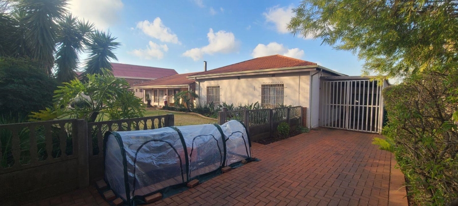 5 Bedroom Property for Sale in Edendale Gauteng