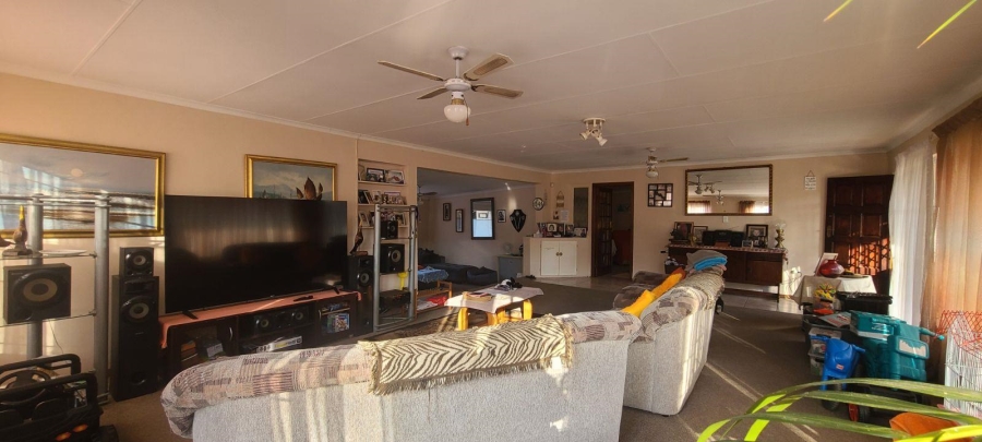 5 Bedroom Property for Sale in Edendale Gauteng