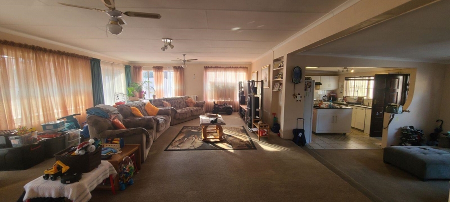 5 Bedroom Property for Sale in Edendale Gauteng