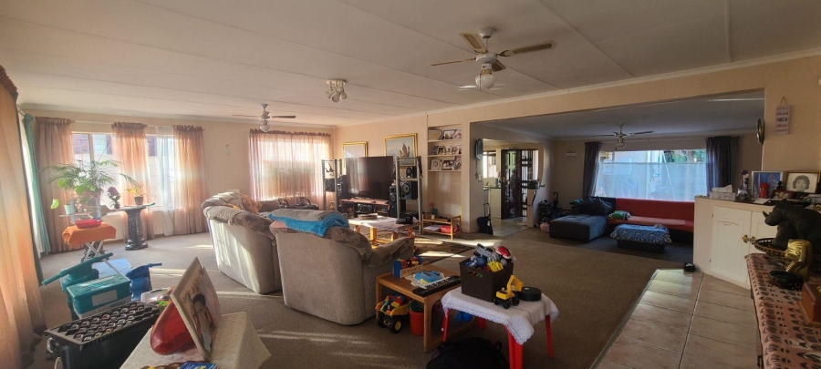 5 Bedroom Property for Sale in Edendale Gauteng