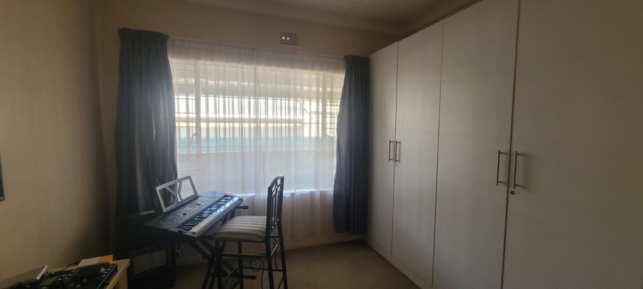 5 Bedroom Property for Sale in Edendale Gauteng