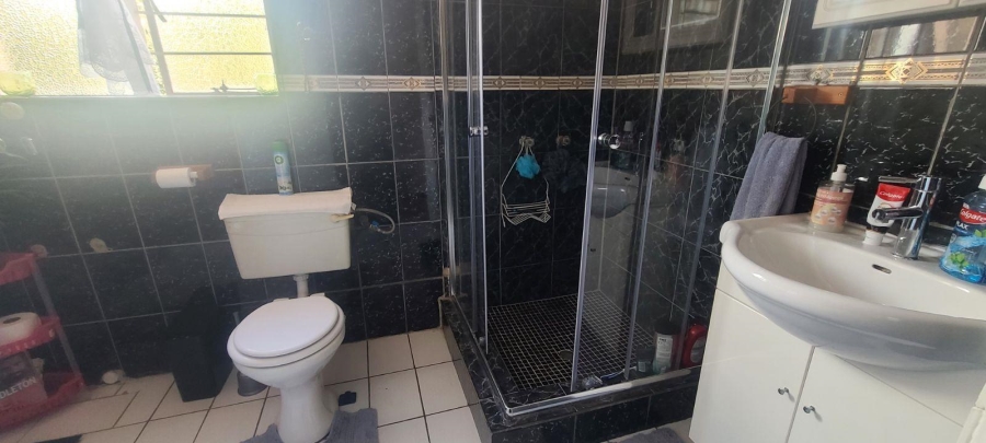 5 Bedroom Property for Sale in Edendale Gauteng