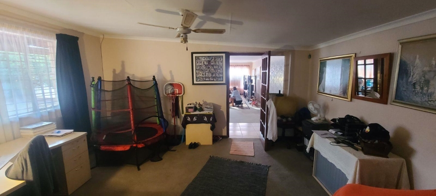 5 Bedroom Property for Sale in Edendale Gauteng