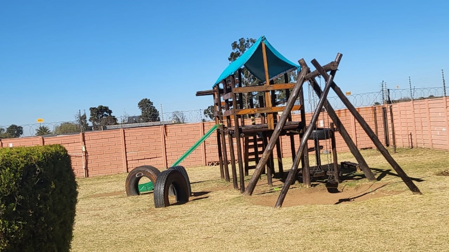 2 Bedroom Property for Sale in Groblerpark Gauteng