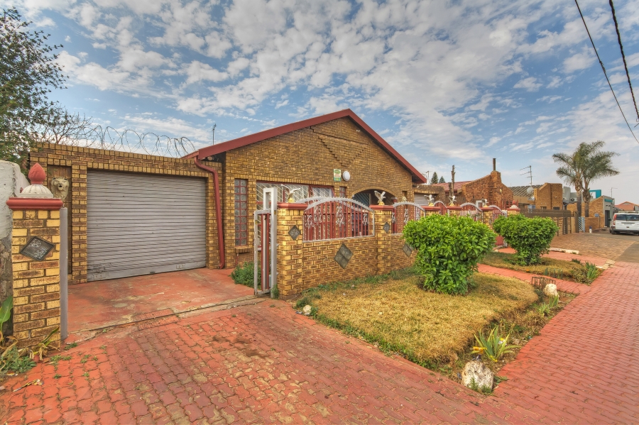 3 Bedroom Property for Sale in Lenasia Gauteng