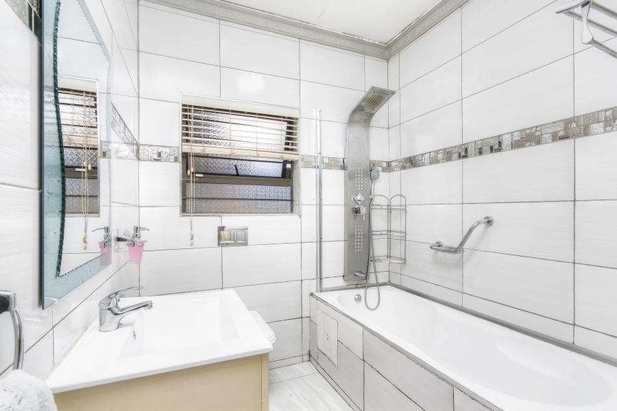3 Bedroom Property for Sale in Lenasia Gauteng