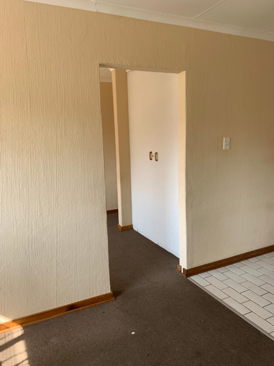 To Let 1 Bedroom Property for Rent in Observatory Gauteng