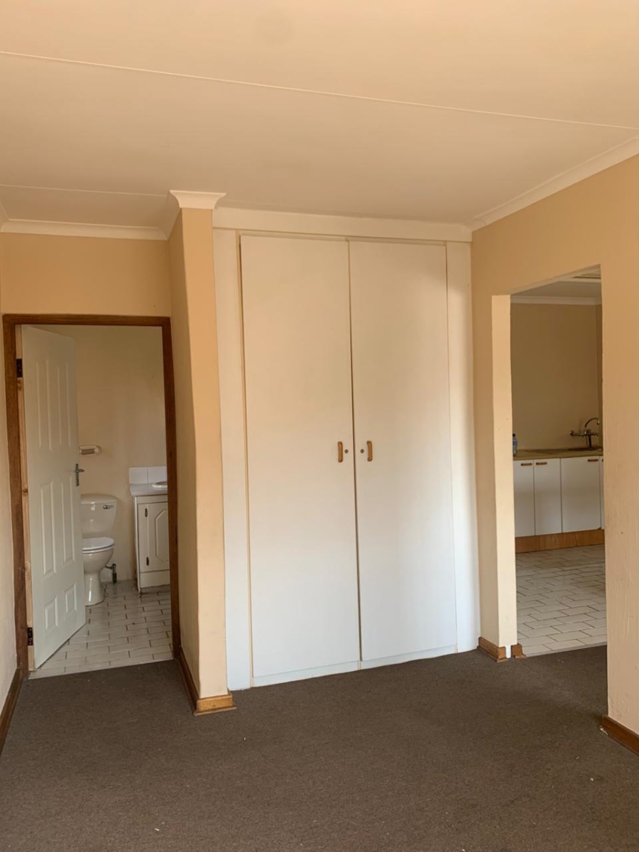 To Let 1 Bedroom Property for Rent in Observatory Gauteng