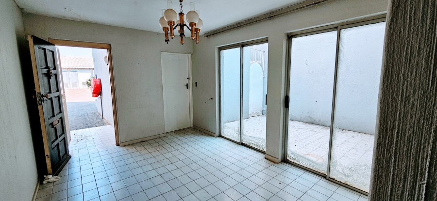 4 Bedroom Property for Sale in Three Rivers Proper Gauteng