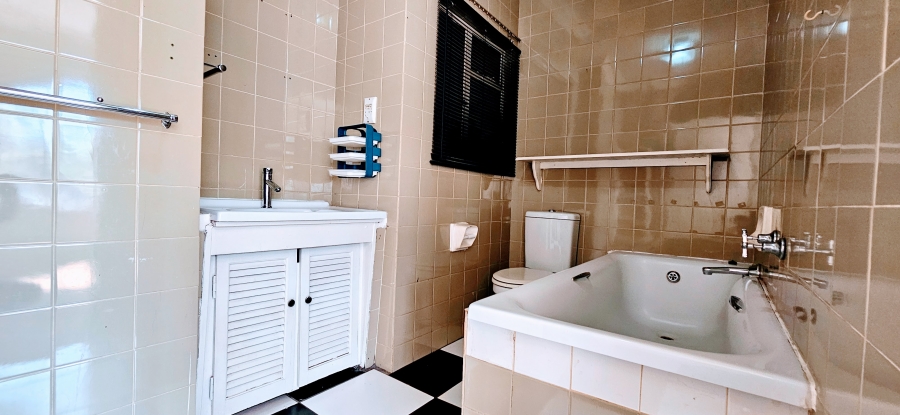 4 Bedroom Property for Sale in Three Rivers Proper Gauteng