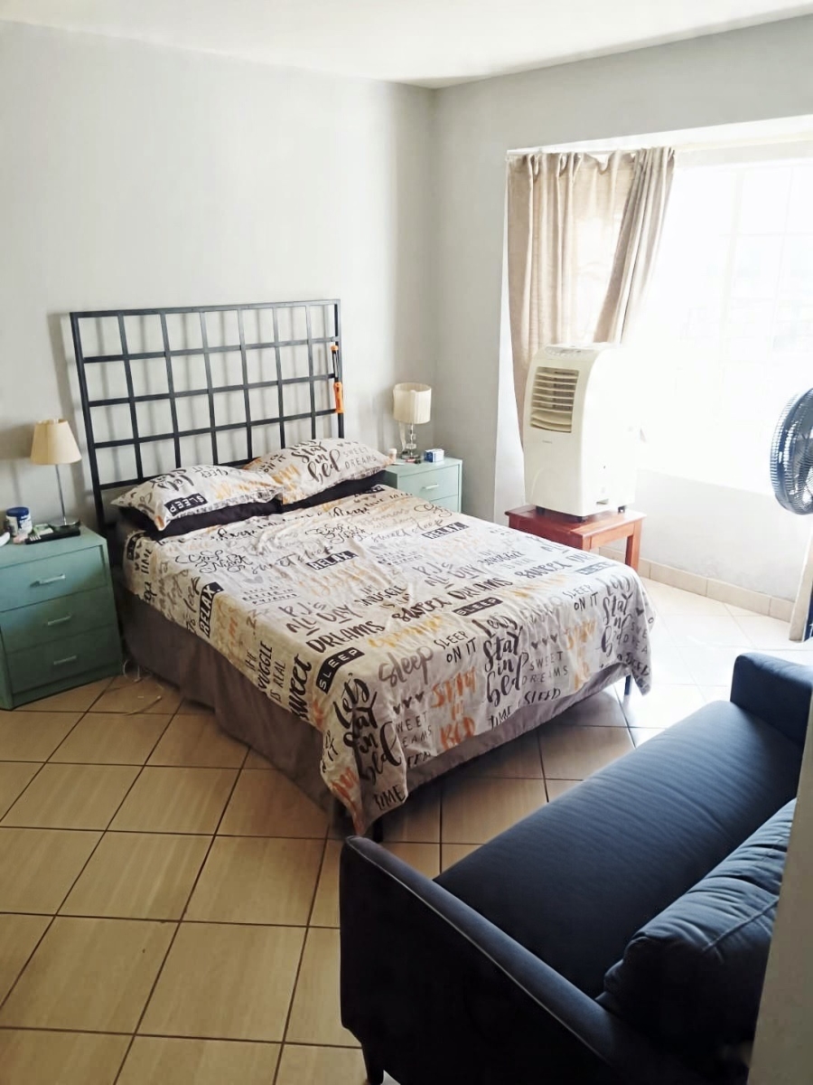 2 Bedroom Property for Sale in Wapadrand Gauteng