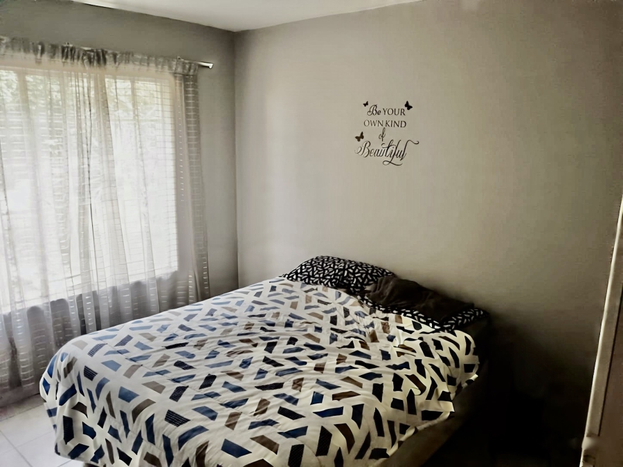 2 Bedroom Property for Sale in Wapadrand Gauteng