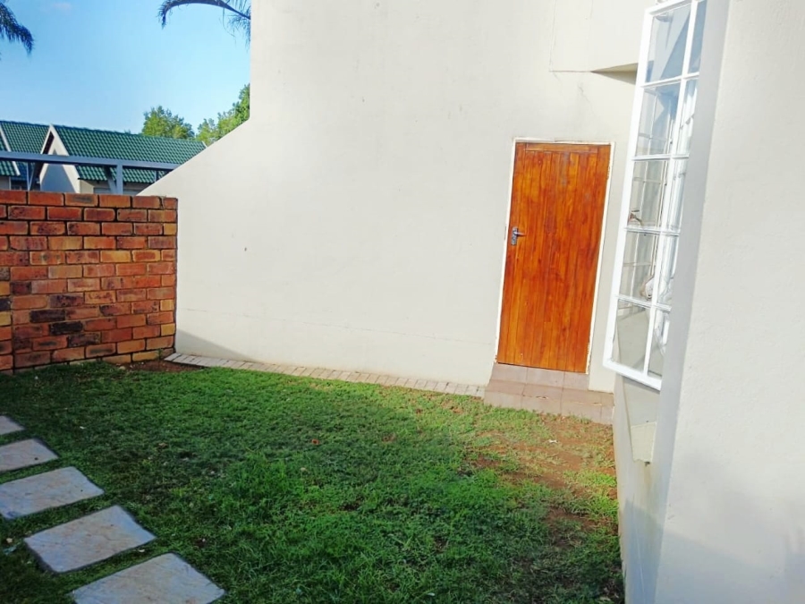2 Bedroom Property for Sale in Wapadrand Gauteng