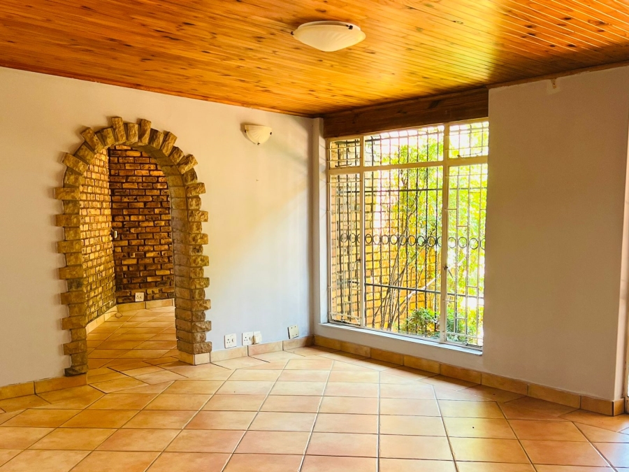5 Bedroom Property for Sale in Monument Park Gauteng