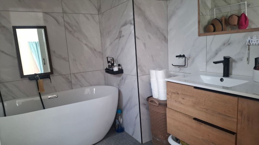 3 Bedroom Property for Sale in Lakefield Gauteng