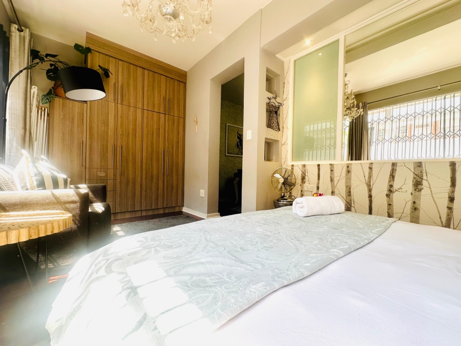 1 Bedroom Property for Sale in Rosebank Gauteng