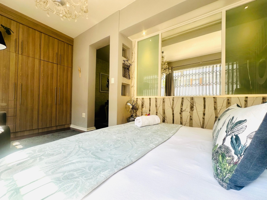 1 Bedroom Property for Sale in Rosebank Gauteng