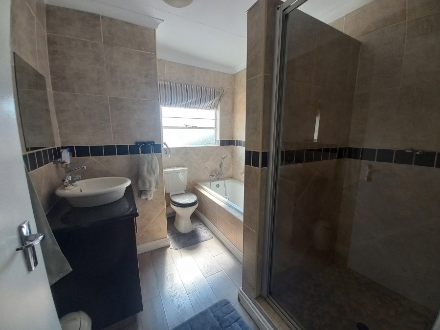 3 Bedroom Property for Sale in Illiondale Gauteng