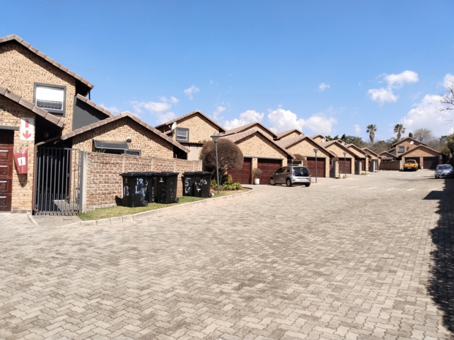 3 Bedroom Property for Sale in Illiondale Gauteng