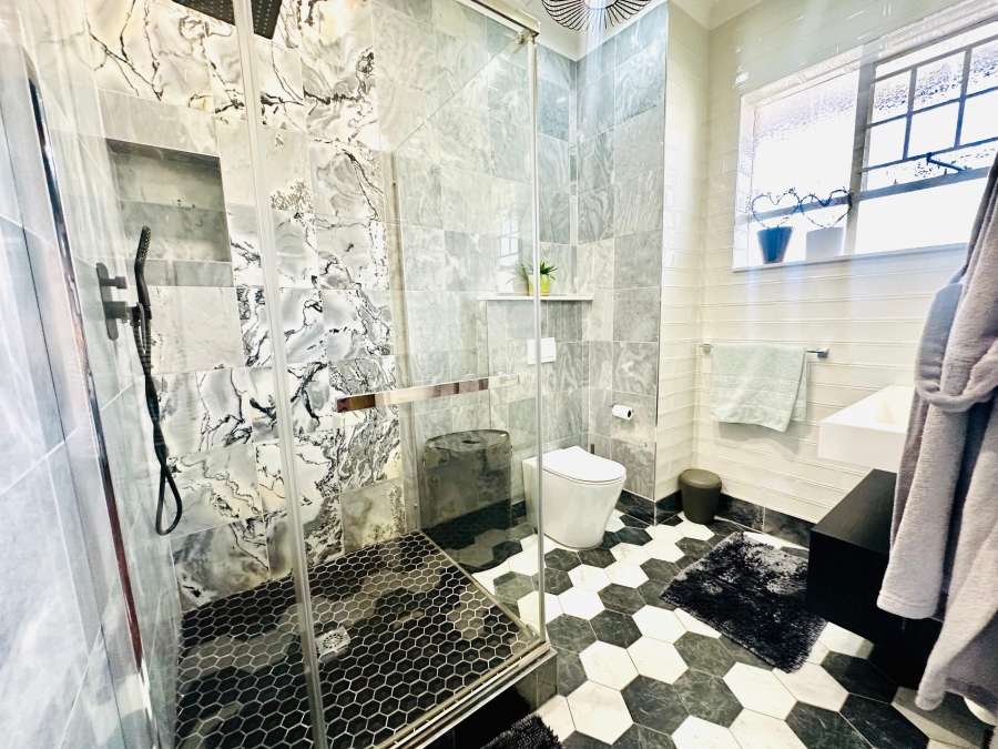 1 Bedroom Property for Sale in Rosebank Gauteng