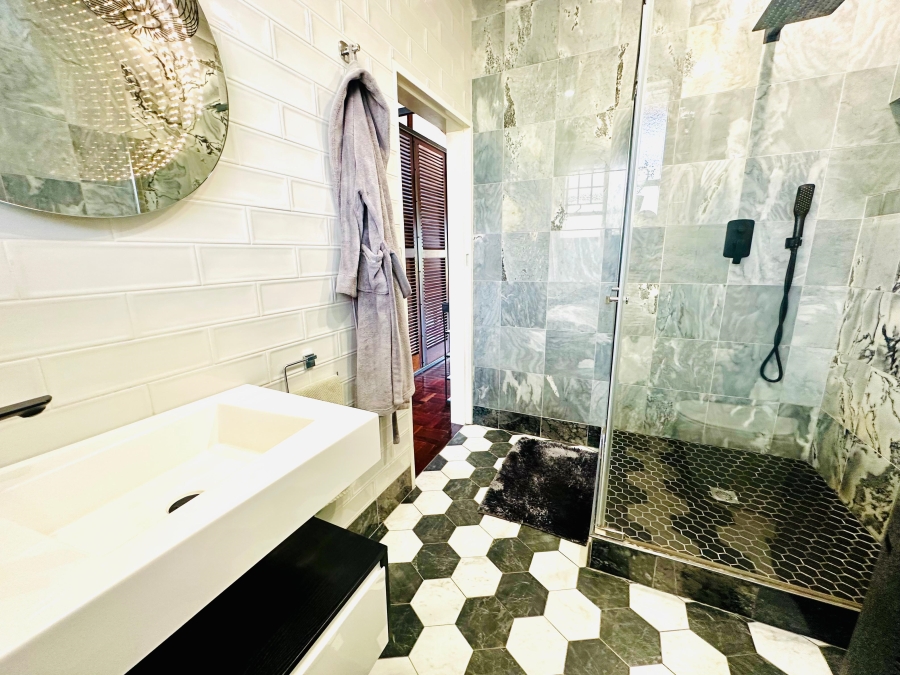 1 Bedroom Property for Sale in Rosebank Gauteng