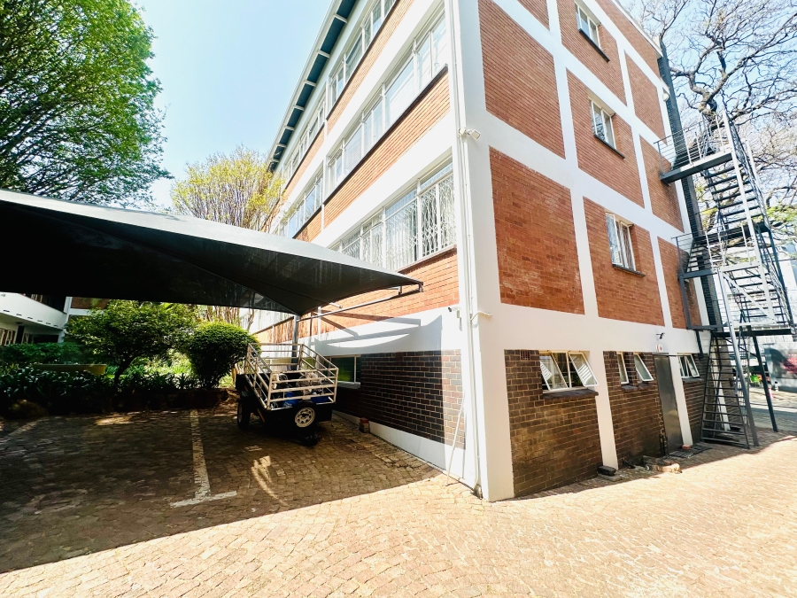 1 Bedroom Property for Sale in Rosebank Gauteng