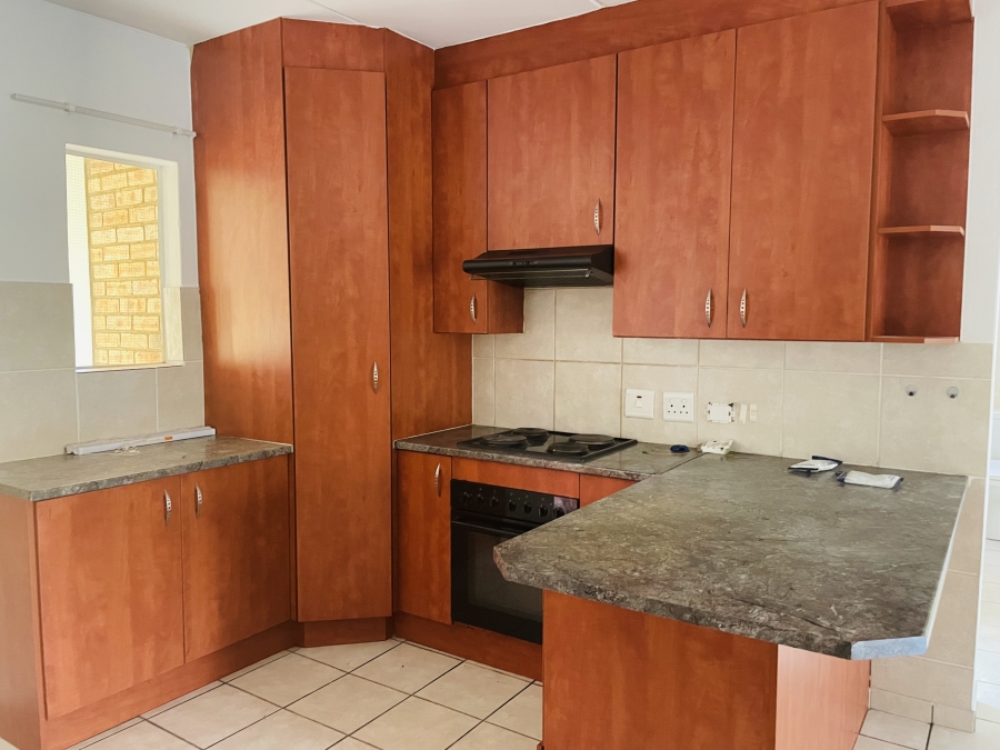To Let 2 Bedroom Property for Rent in North Riding Gauteng