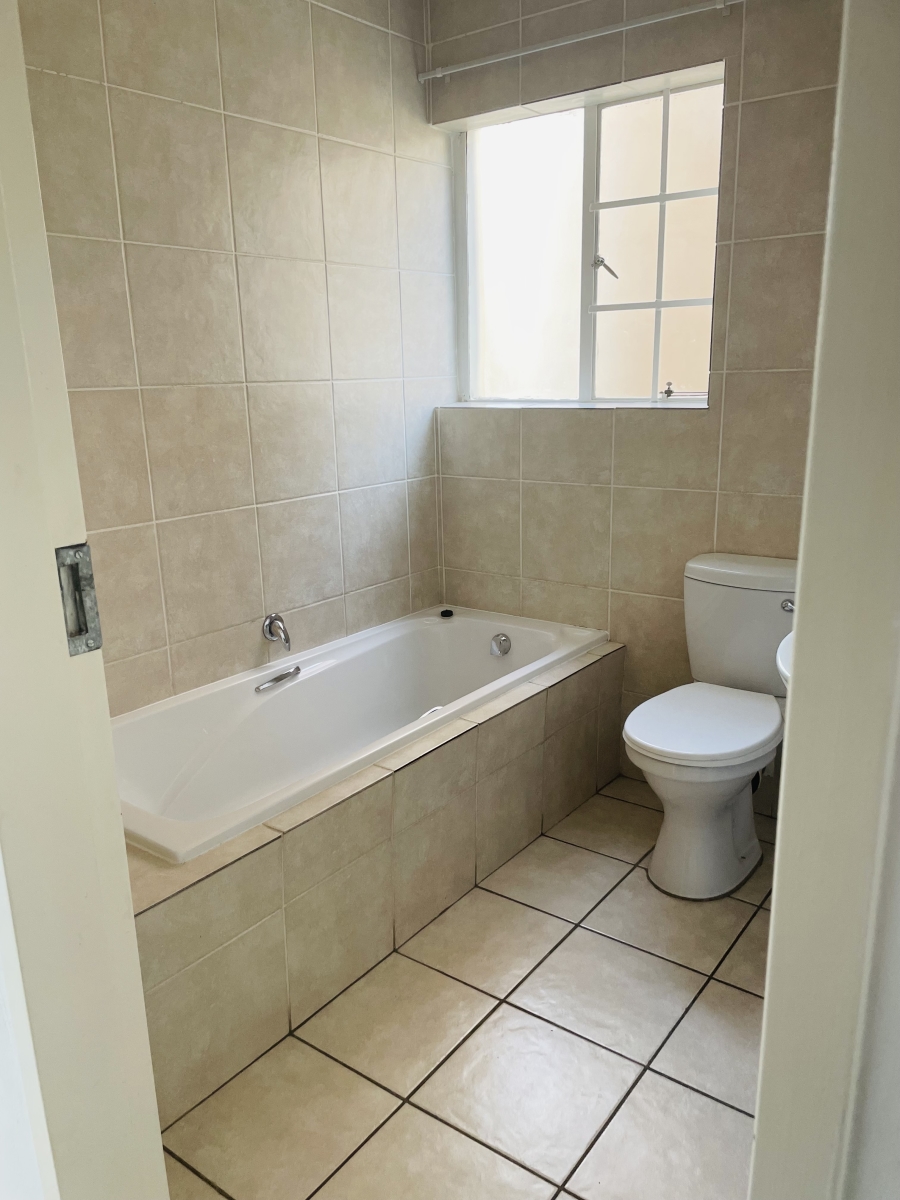 To Let 2 Bedroom Property for Rent in North Riding Gauteng